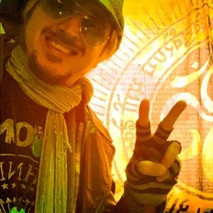 Meet your Posher, Christopher